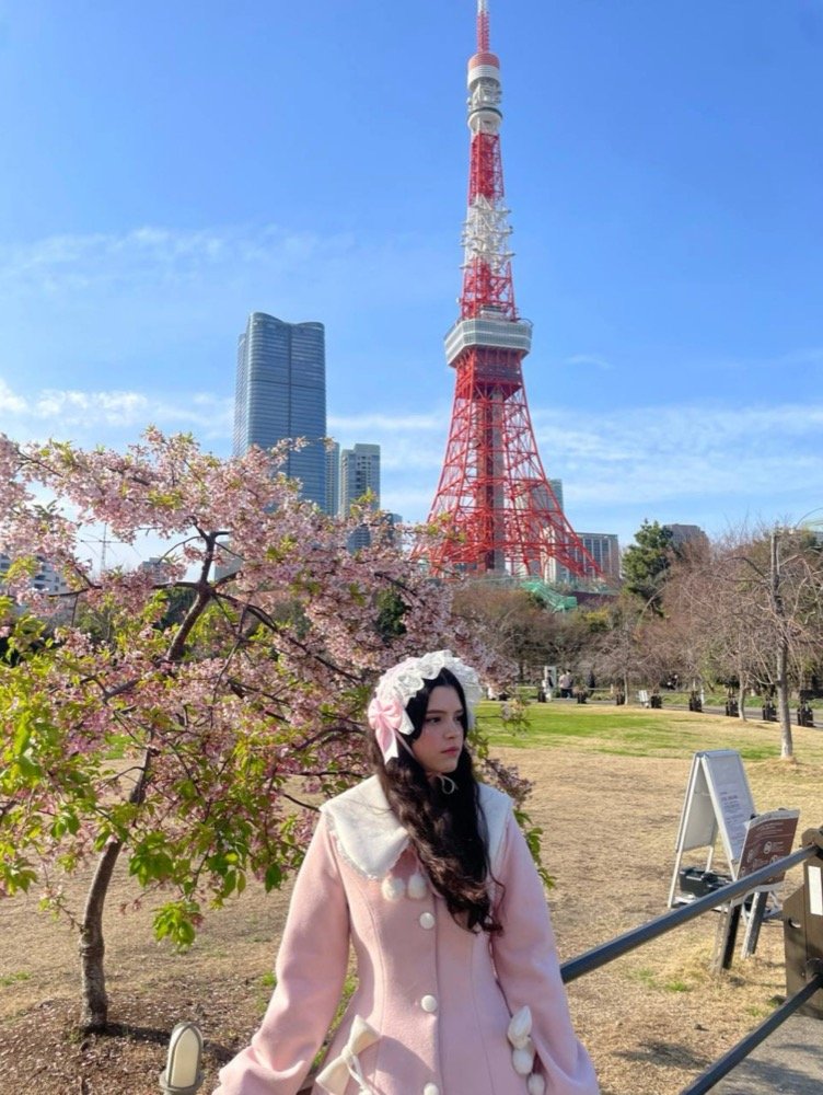 Yume con los cerezos y la Torre de Tokio